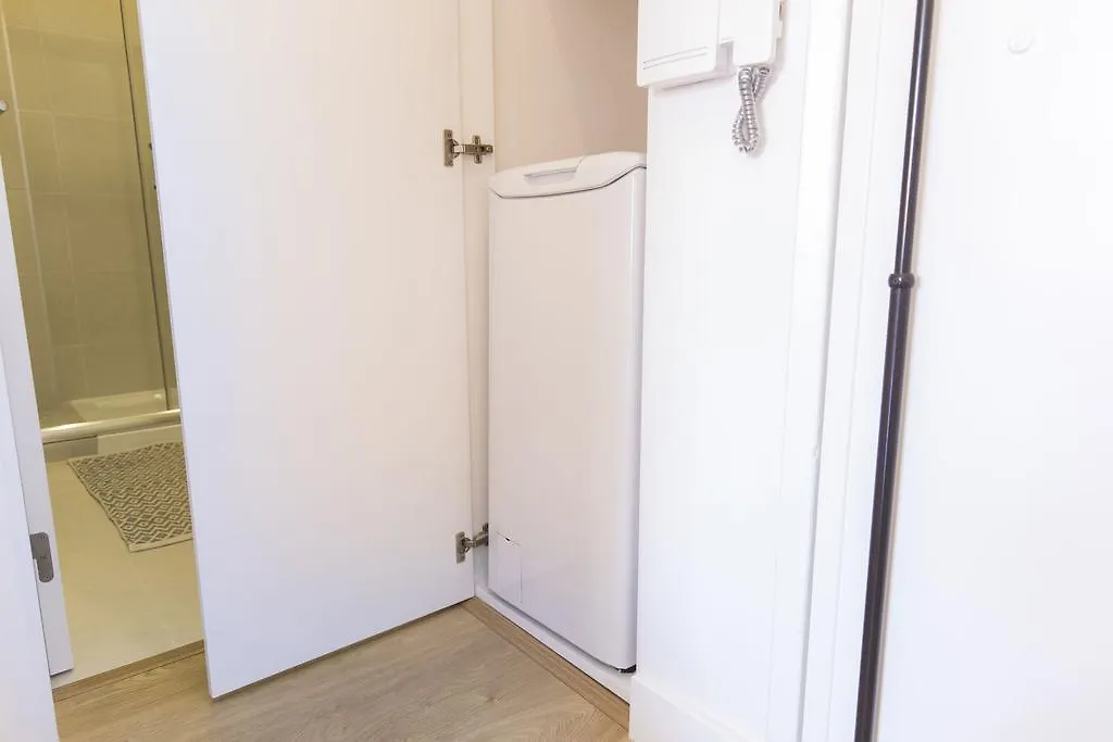 Lovelystay - Light & Comfy Flat Lisboa