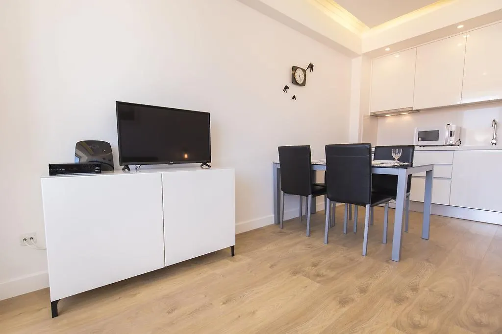 Appartamento Lovelystay - Light & Comfy Flat Lisbona